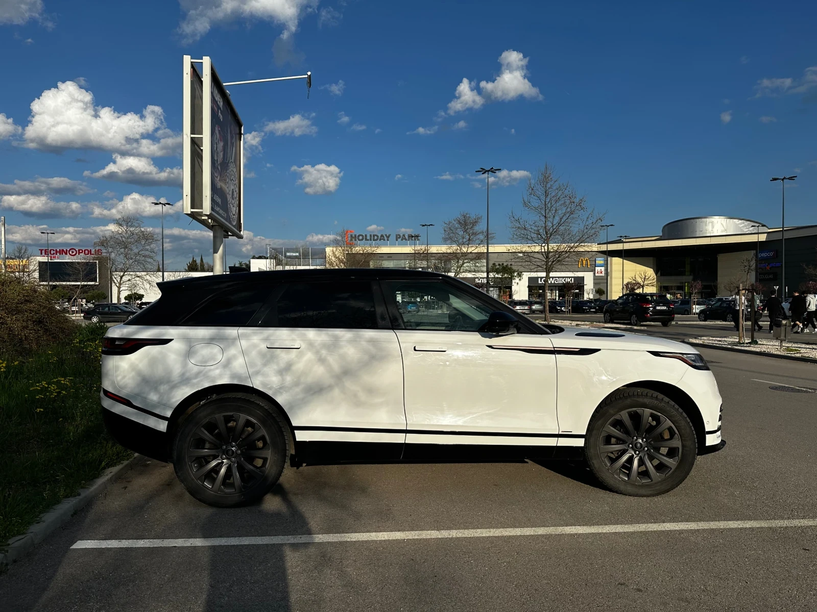 Land Rover Range Rover Velar Velar P250 R-Dynamic | 360  Камера | Meridian , снимка 4 - Автомобили и джипове - 54111224