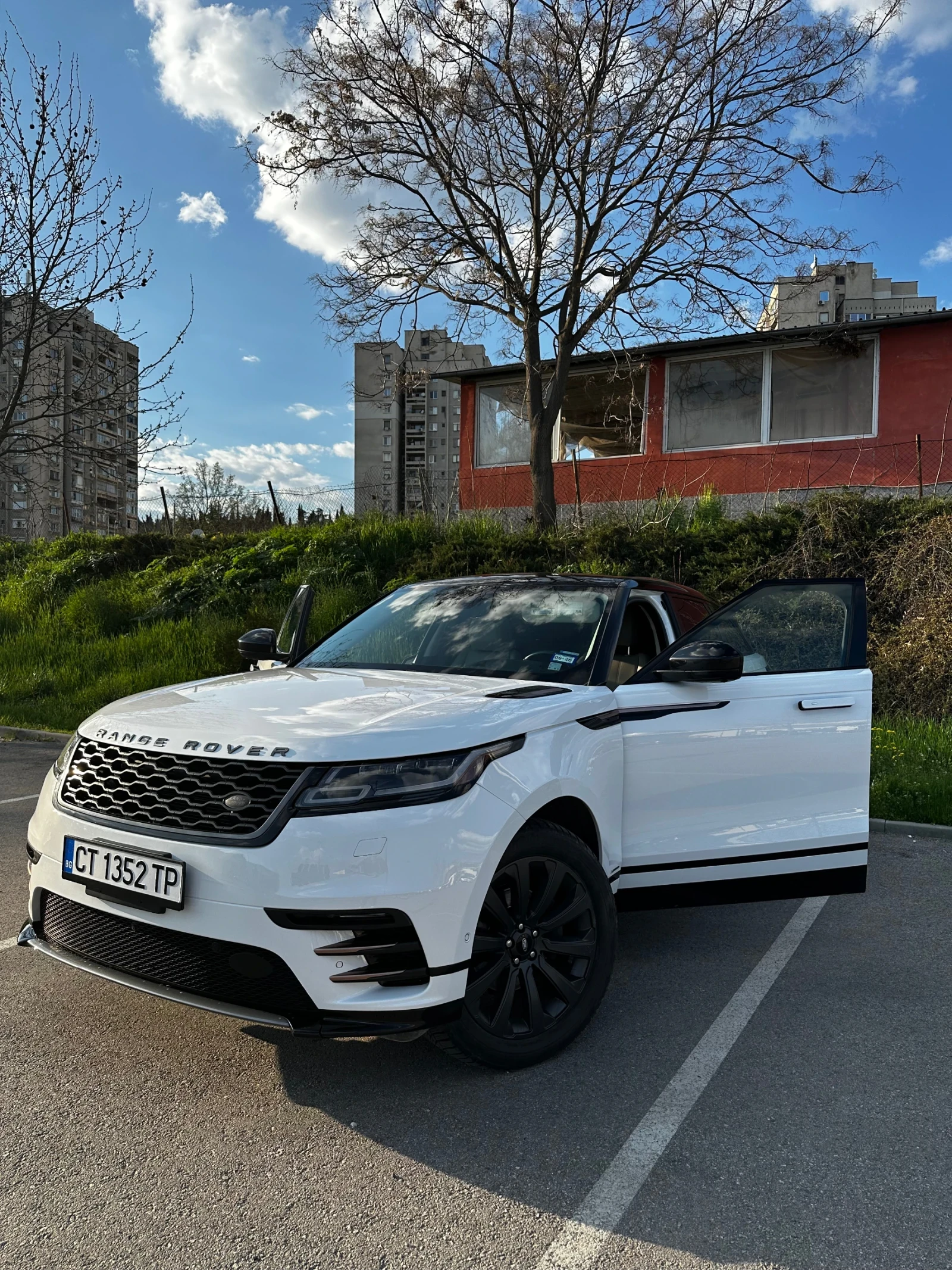 Land Rover Range Rover Velar Velar P250 R-Dynamic | 360  Камера | Meridian , снимка 2 - Автомобили и джипове - 54111224
