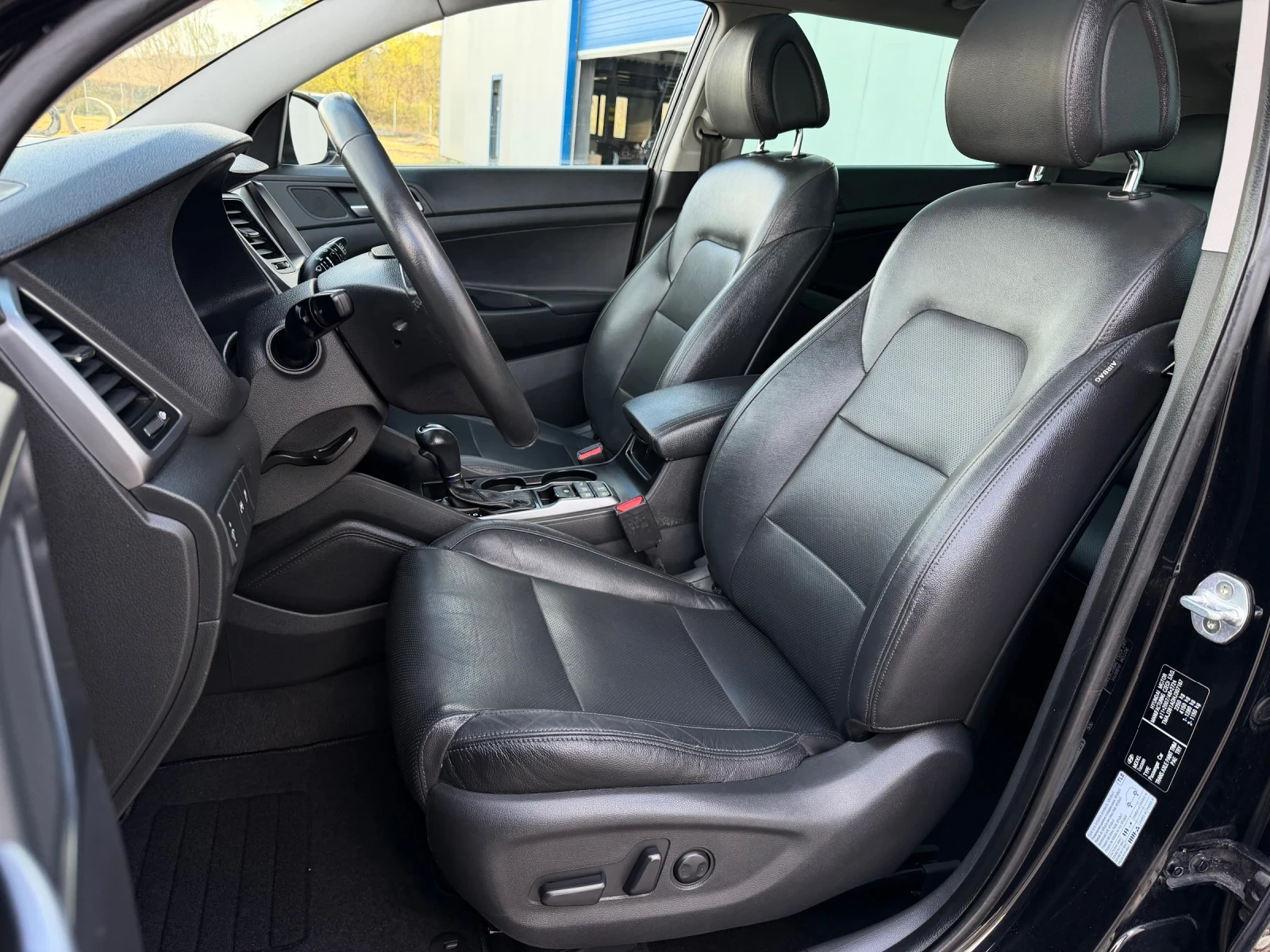 Hyundai Tucson 2.0 CRDi 185кс 4х4 Premium/ Панорама/ Камера, снимка 11 - Автомобили и джипове - 54150301