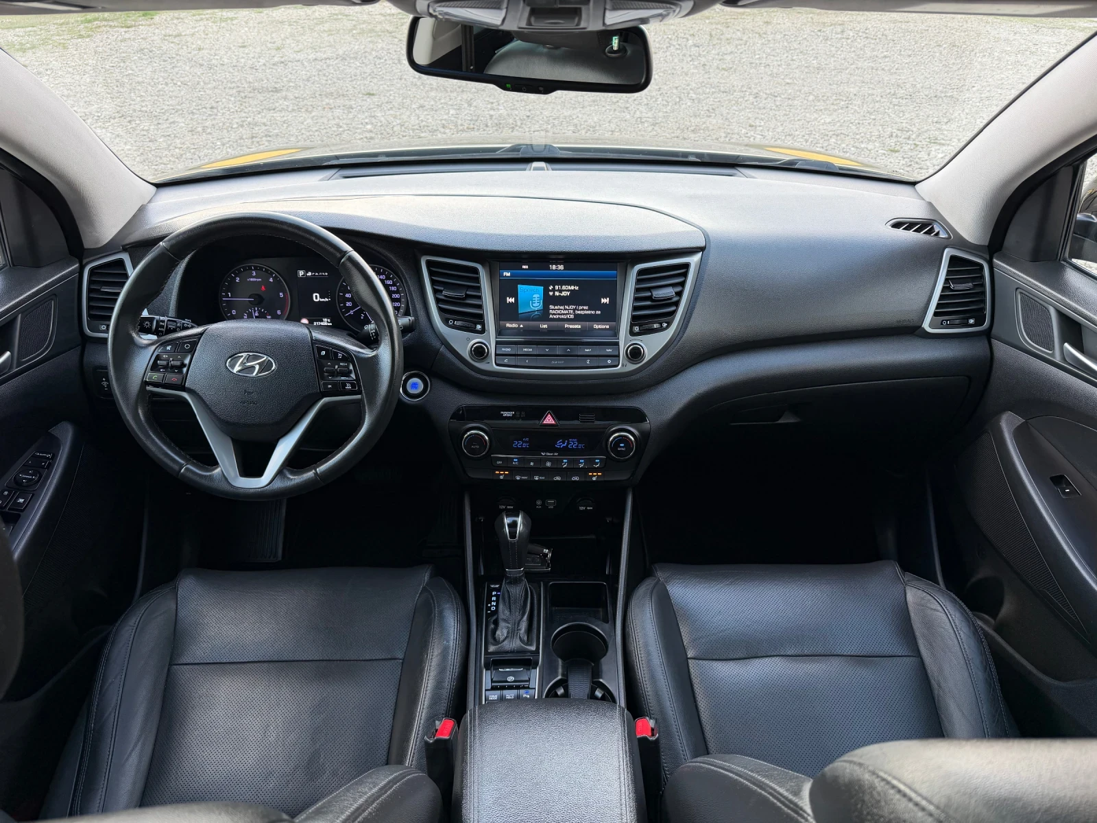Hyundai Tucson 2.0 CRDi 185кс 4х4 Premium/ Панорама/ Камера, снимка 8 - Автомобили и джипове - 54150301