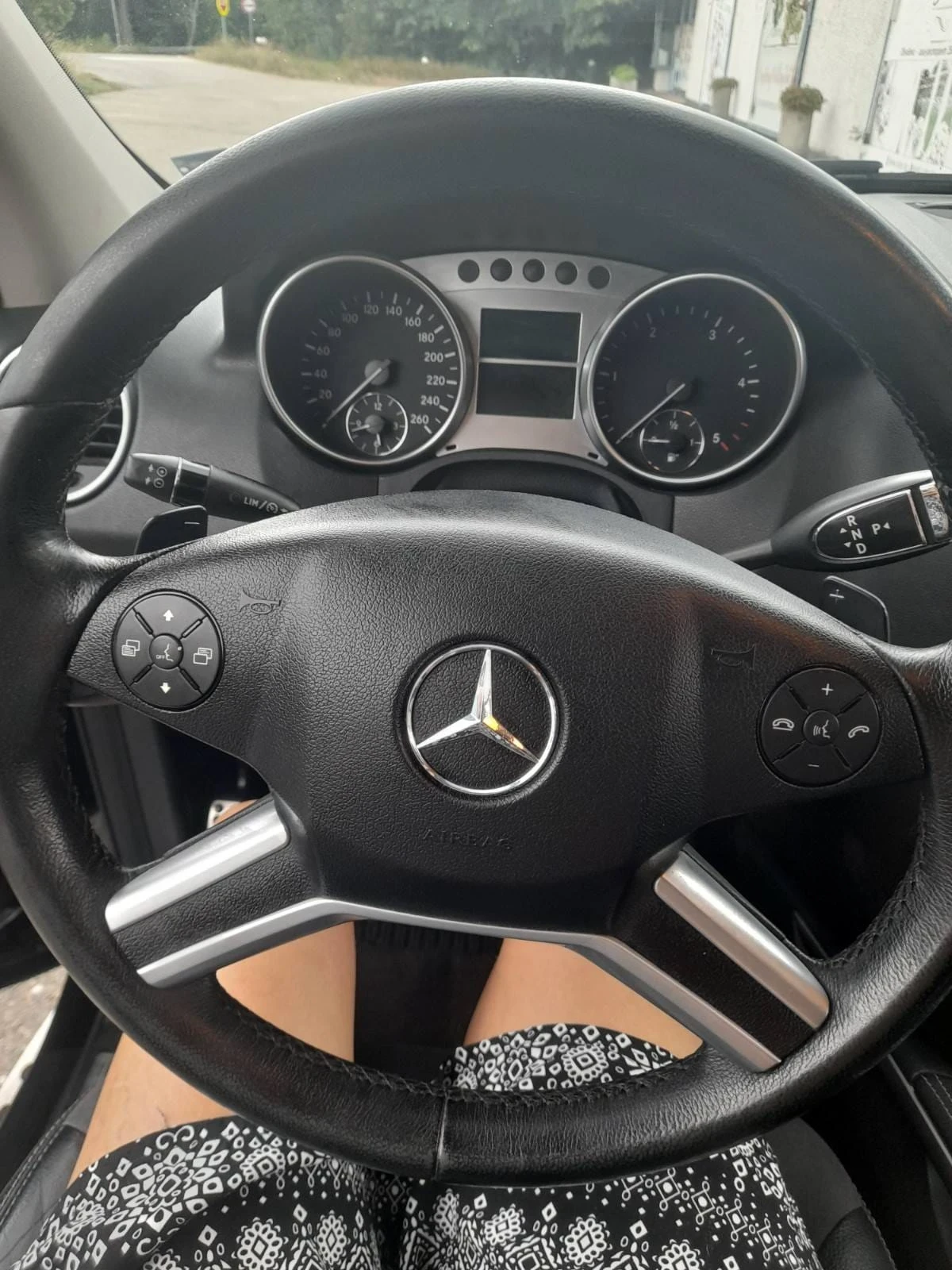 Mercedes-Benz ML 320 CDI, снимка 4 - Автомобили и джипове - 54500445