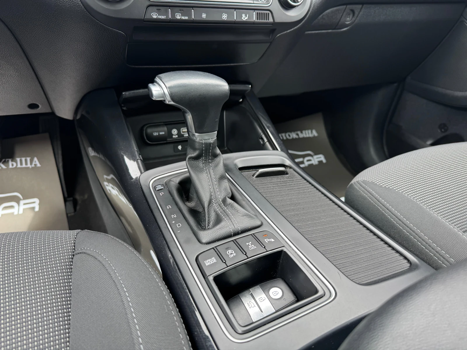 Kia Sorento 2.2D-4X4-KEYLESS-CAMERA-ПАНОРАМА, снимка 14 - Автомобили и джипове - 54611106