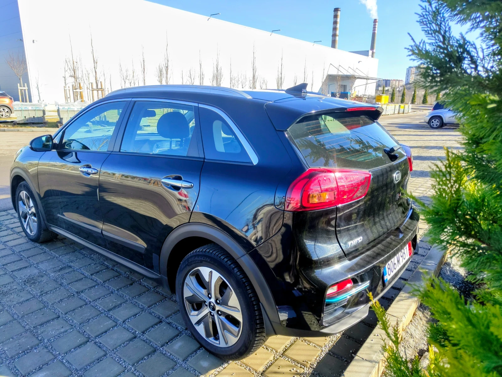 Kia Niro 65kWh/SOH100%/JBL/Термопомпа, снимка 3 - Автомобили и джипове - 55185392