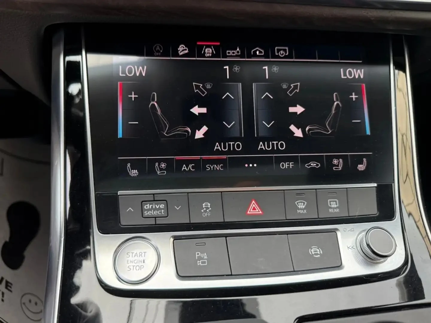 Audi Q8 PROGRESSIV | DISTRONIK| ПАНО| BANG&OLUFSEN| HuD, снимка 17 - Автомобили и джипове - 56072232