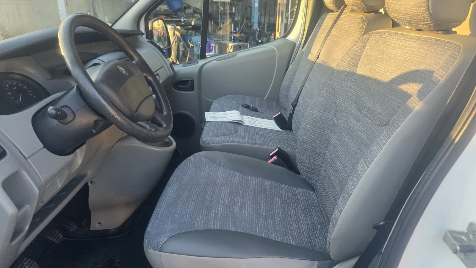 Renault Trafic 2.0dci 115k.s., снимка 8 - Бусове и автобуси - 53771291