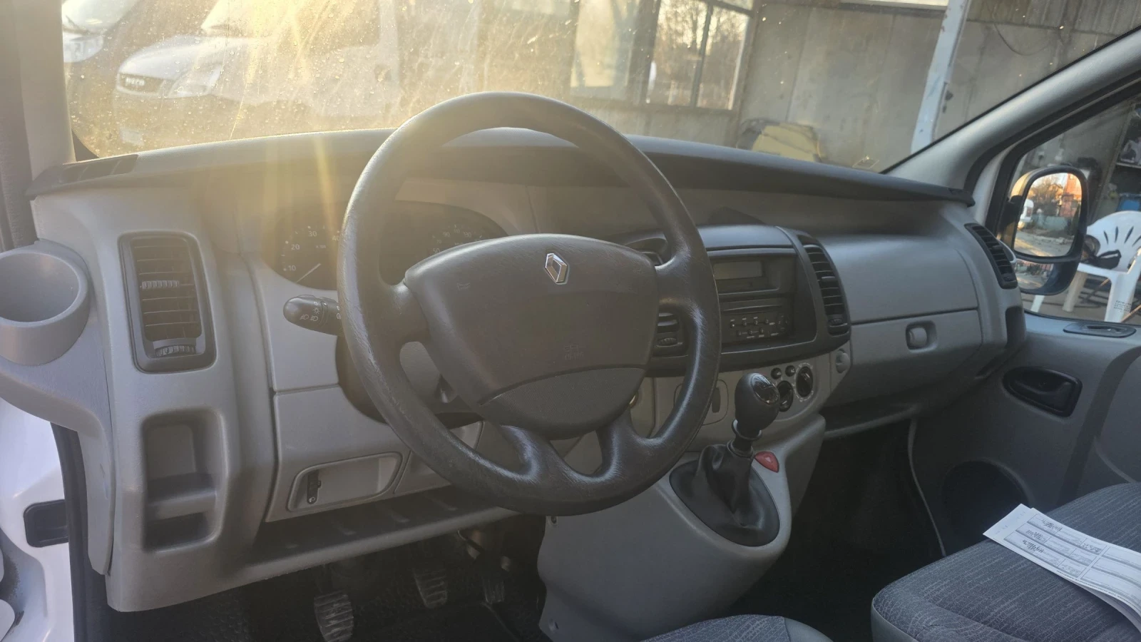Renault Trafic 2.0dci 115k.s., снимка 16 - Бусове и автобуси - 53771291