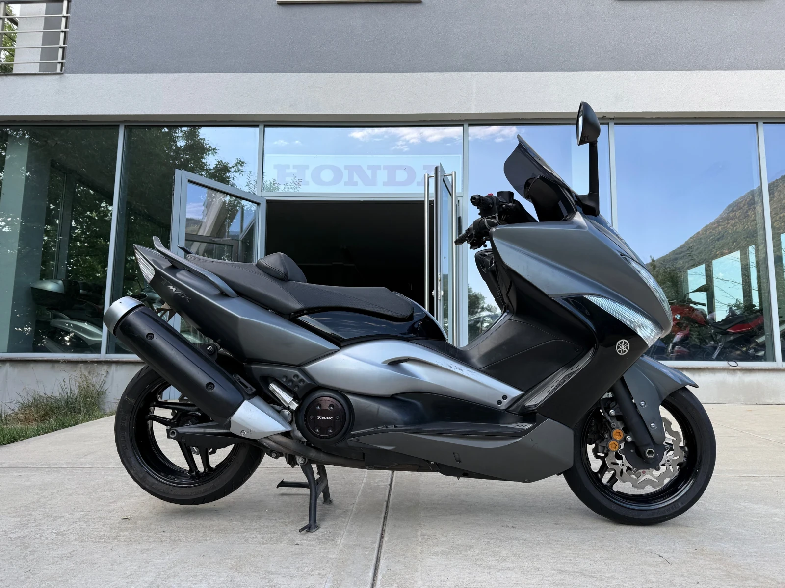 Yamaha T-max