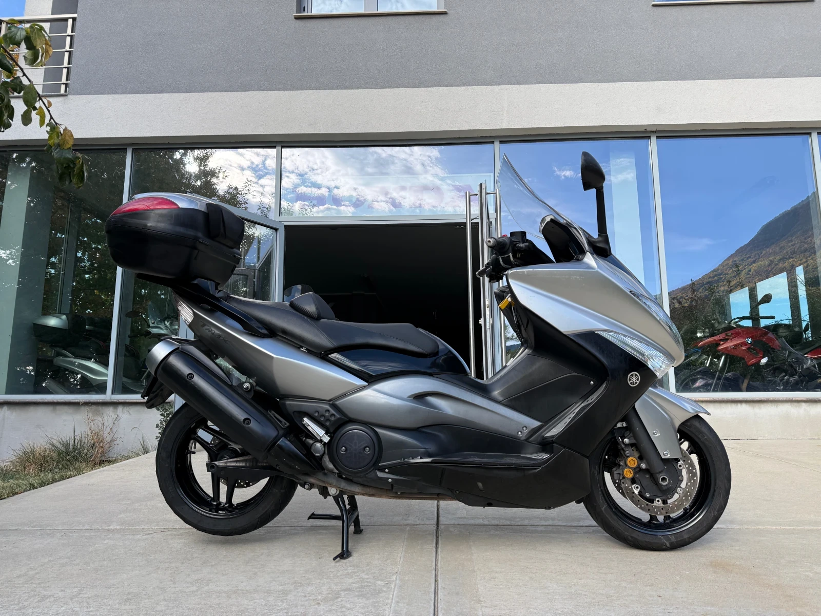 Yamaha T-max 2 broq