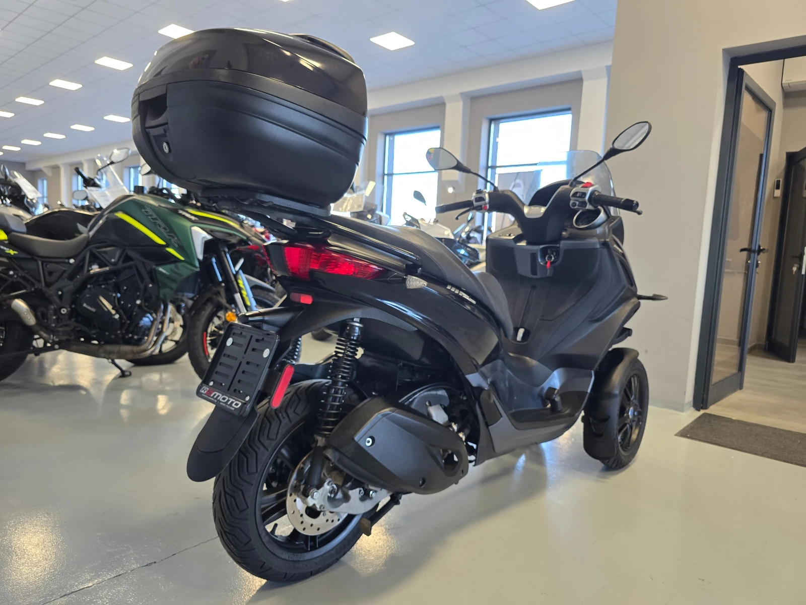 Piaggio Mp3 300 HPE, LT, ABS-ASR!, снимка 4 - Мотоциклети и мототехника - 55998671