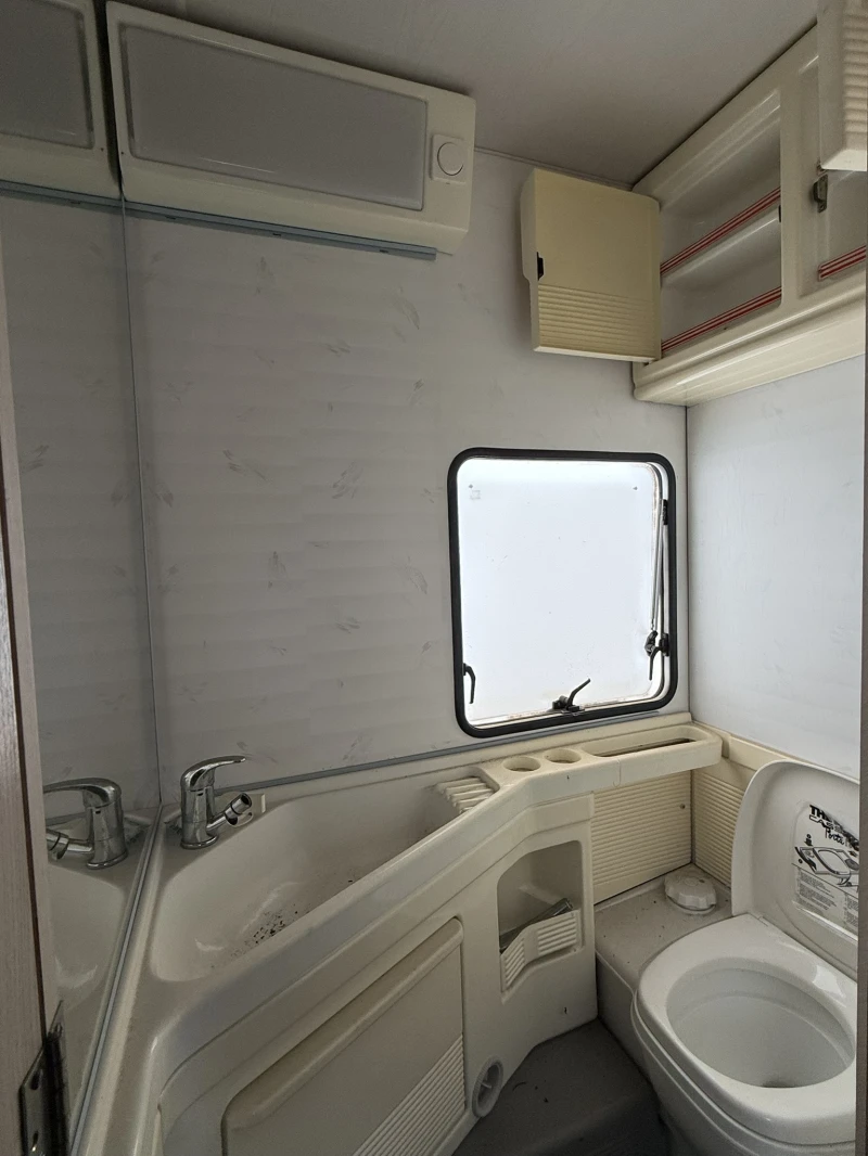 Каравана Burstner Scala, снимка 13 - Каравани и кемпери - 53212051