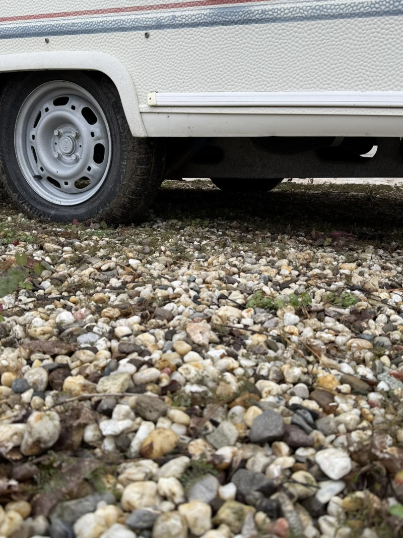 Каравана Burstner Scala, снимка 5 - Каравани и кемпери - 53212051