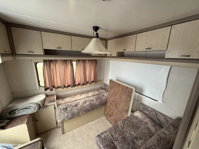 Каравана Burstner Scala, снимка 10 - Каравани и кемпери - 53212051