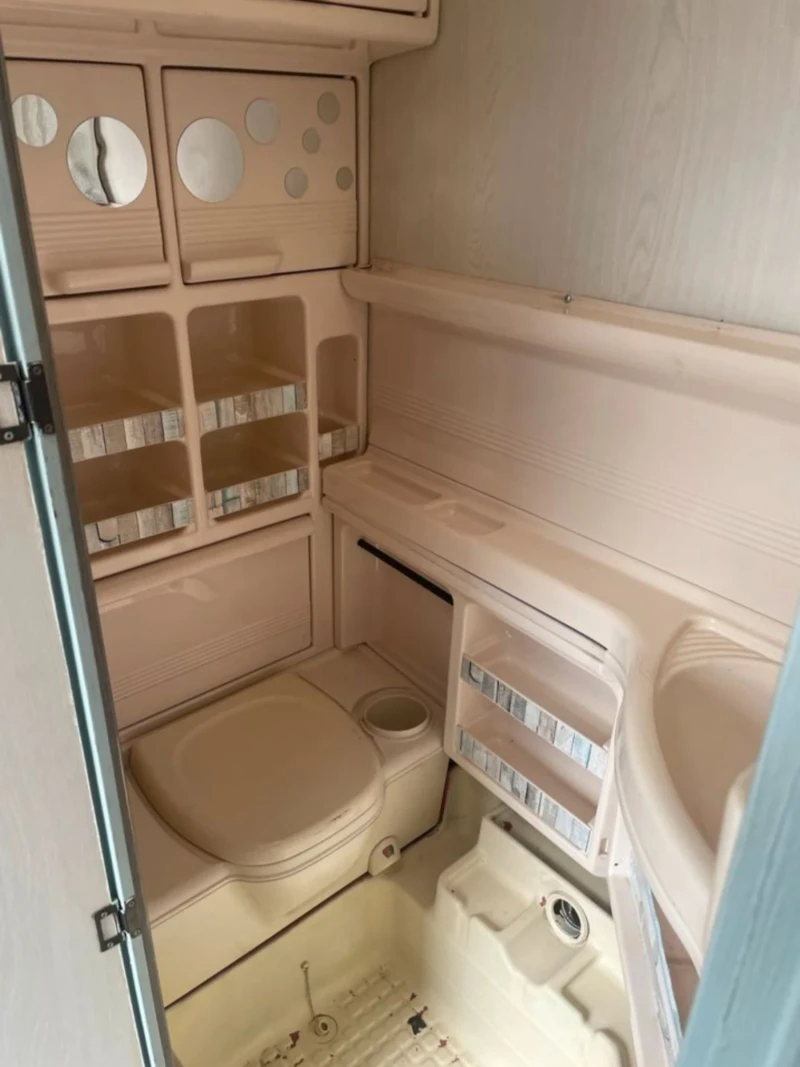 Каравана Hobby 350, снимка 14 - Каравани и кемпери - 53600476