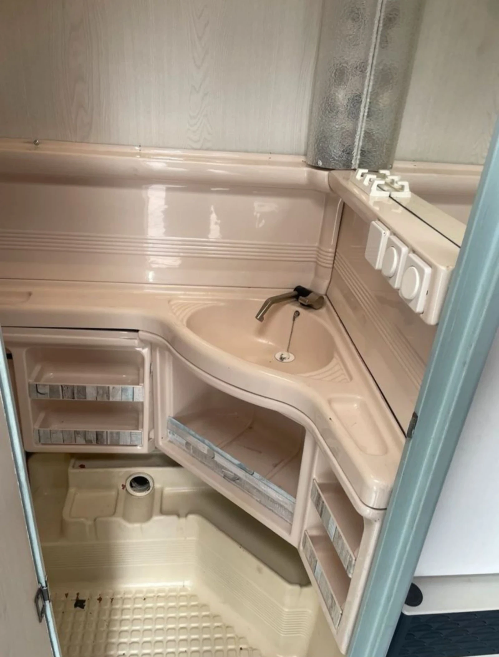 �������� Hobby 350 | Mobile.bg � ����������� 13