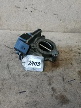дроселова клапа  Audi Volkswagen Porsche 4.2, снимка 1