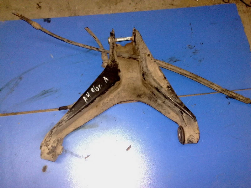 Заден ляв носач за Ауди А4 1.8Т 4х4 96г.