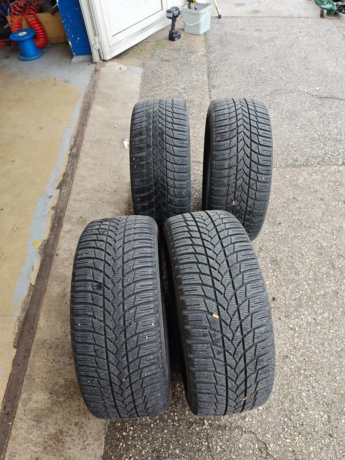 Гуми Зимни 245/45R18