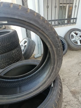 Гуми Зимни 225/45R18, снимка 5 - Гуми и джанти - 52926963