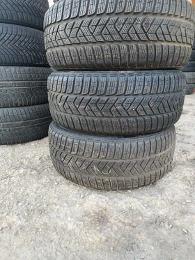 Гуми Зимни 225/45R18, снимка 2 - Гуми и джанти - 52926963