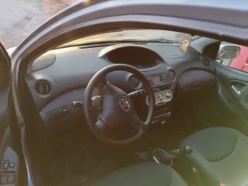 Toyota Yaris 1.3 i 87kc, снимка 9