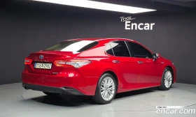 Toyota Camry 2.5 XLE Hybrid, снимка 2