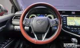 Toyota Camry 2.5 XLE Hybrid, снимка 13