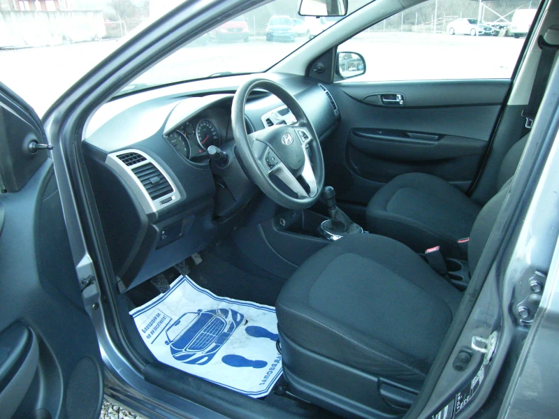 Hyundai I20 1.2i, снимка 8 - Автомобили и джипове - 48152494