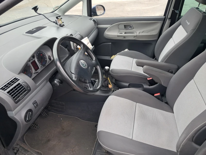 VW Sharan 1.8turbo, снимка 10 - Автомобили и джипове - 48677134