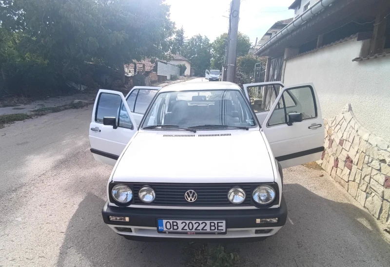 VW Golf 1.3  5 СКОРОСТИ, снимка 3 - Автомобили и джипове - 49089161