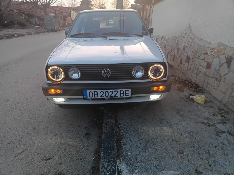 VW Golf 1.3     5 СКОРОСТИ, снимка 1 - Автомобили и джипове - 49552043