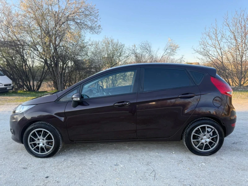 Ford Fiesta 1.4/ФАБРИЧЕН ГАЗ / ВС.ПЛАТЕНО / 2 КОМПЛЕКТА ГУМИ !, снимка 5 - Автомобили и джипове - 49562900