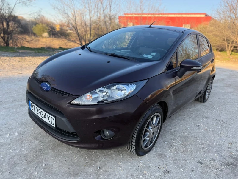 Ford Fiesta 1.4/ФАБРИЧЕН ГАЗ / ВС.ПЛАТЕНО / 2 КОМПЛЕКТА ГУМИ !, снимка 2 - Автомобили и джипове - 49562900