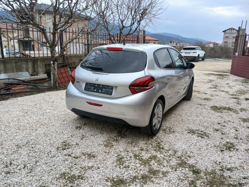 Peugeot 208 1.2/80k./ EURO6/STYLE/ПЕРФЕКТНА, снимка 3 - Автомобили и джипове - 49580218