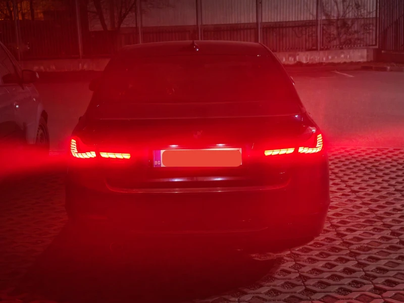 BMW 320, снимка 12 - Автомобили и джипове - 50976959