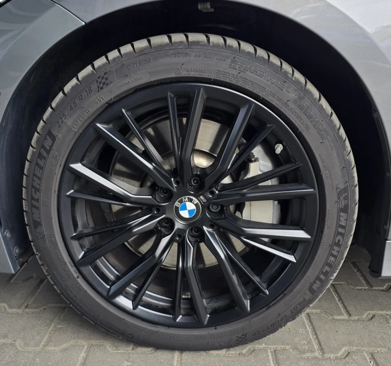 BMW 330 i xDrive Facelift M Paket, снимка 4 - Автомобили и джипове - 52132554