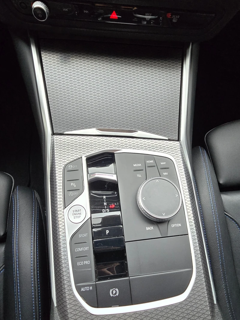 BMW 330 i xDrive Facelift M Paket, снимка 14 - Автомобили и джипове - 52132554