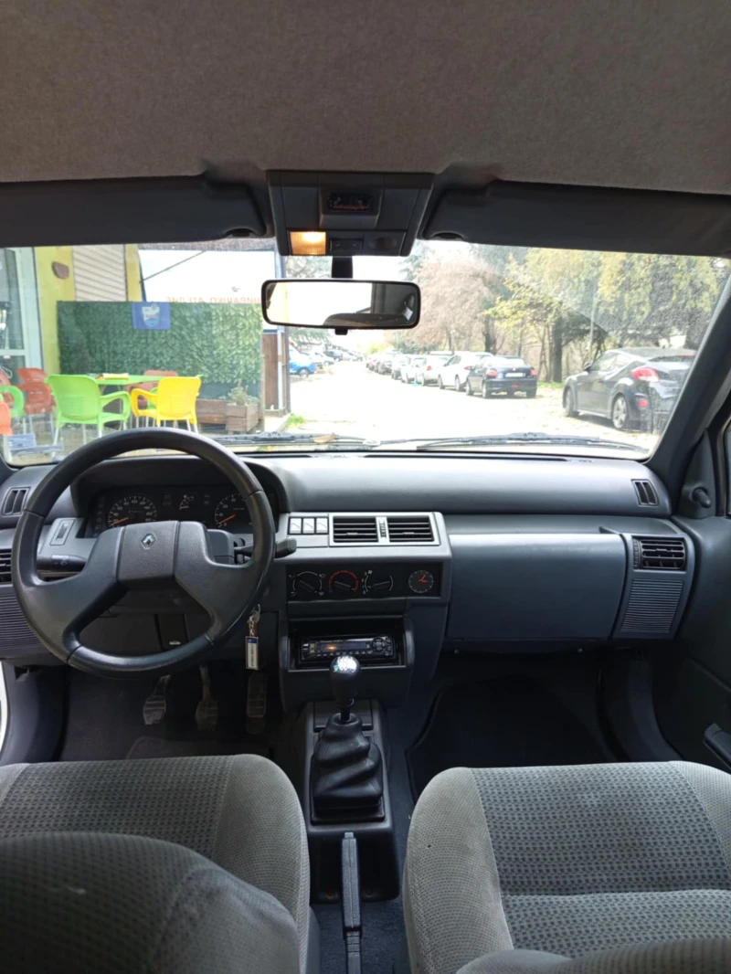 Renault Clio, снимка 8 - Автомобили и джипове - 52470975