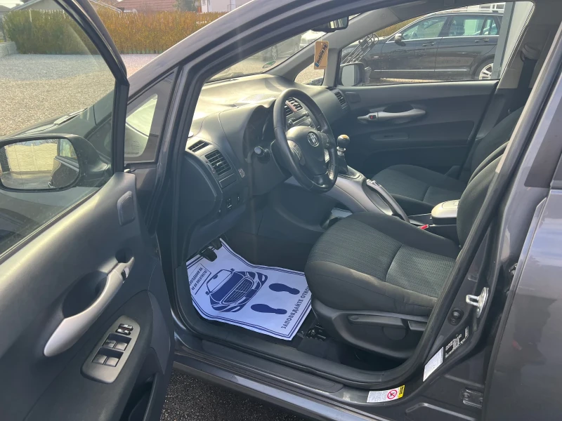 Toyota Auris 2.0 D4D KEY LESS ГЕРМАНИЯ , снимка 9 - Автомобили и джипове - 52868164