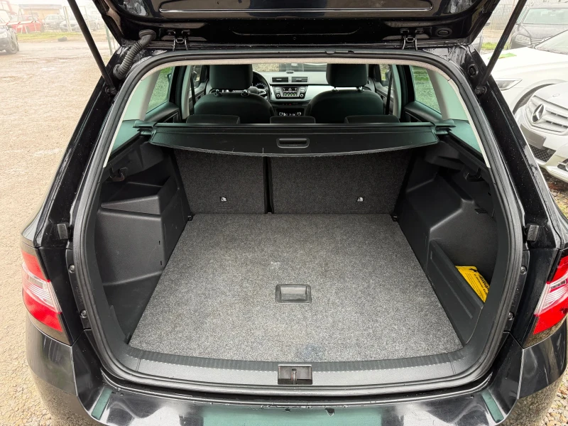 Skoda Fabia 1.2i, снимка 12 - Автомобили и джипове - 52875306