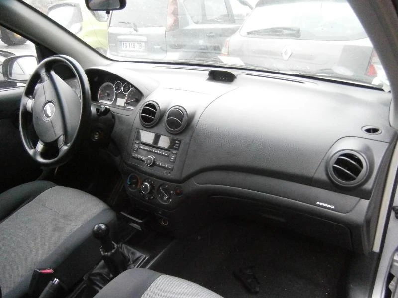 Chevrolet Aveo 1.2i 16V, снимка 5 - Автомобили и джипове - 36255305