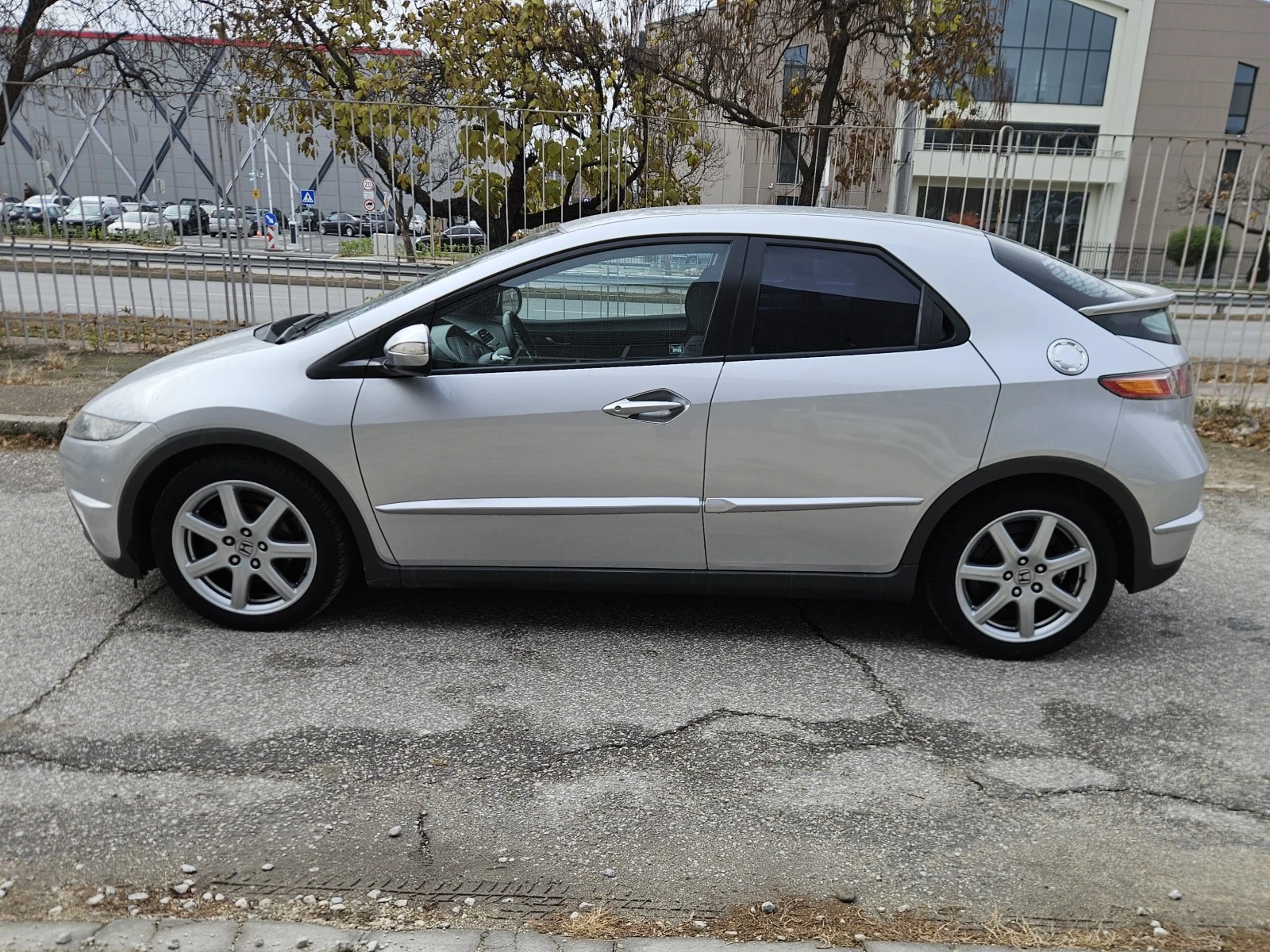 Honda Civic 1.8i-VTEC - изображение 8