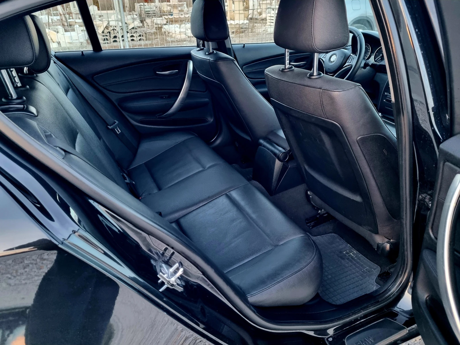 BMW 118 2.0 D Navi 143ks. Facelift  | Mobile.bg   17