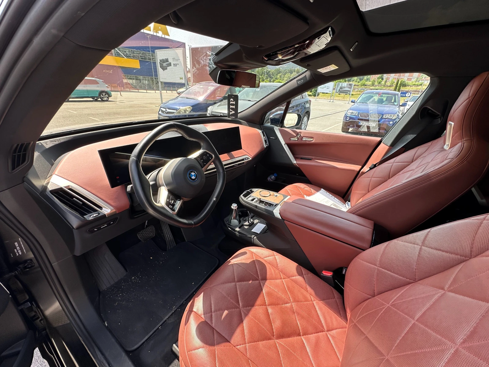 BMW iX 40 - изображение 5