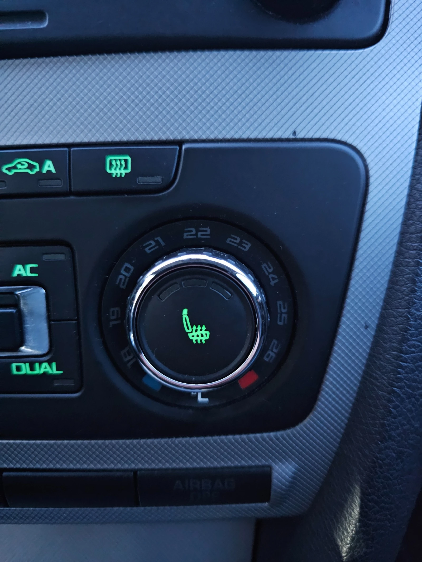 Skoda Octavia 1.6 TDI Автоматик, подгряване, автопилот - изображение 8