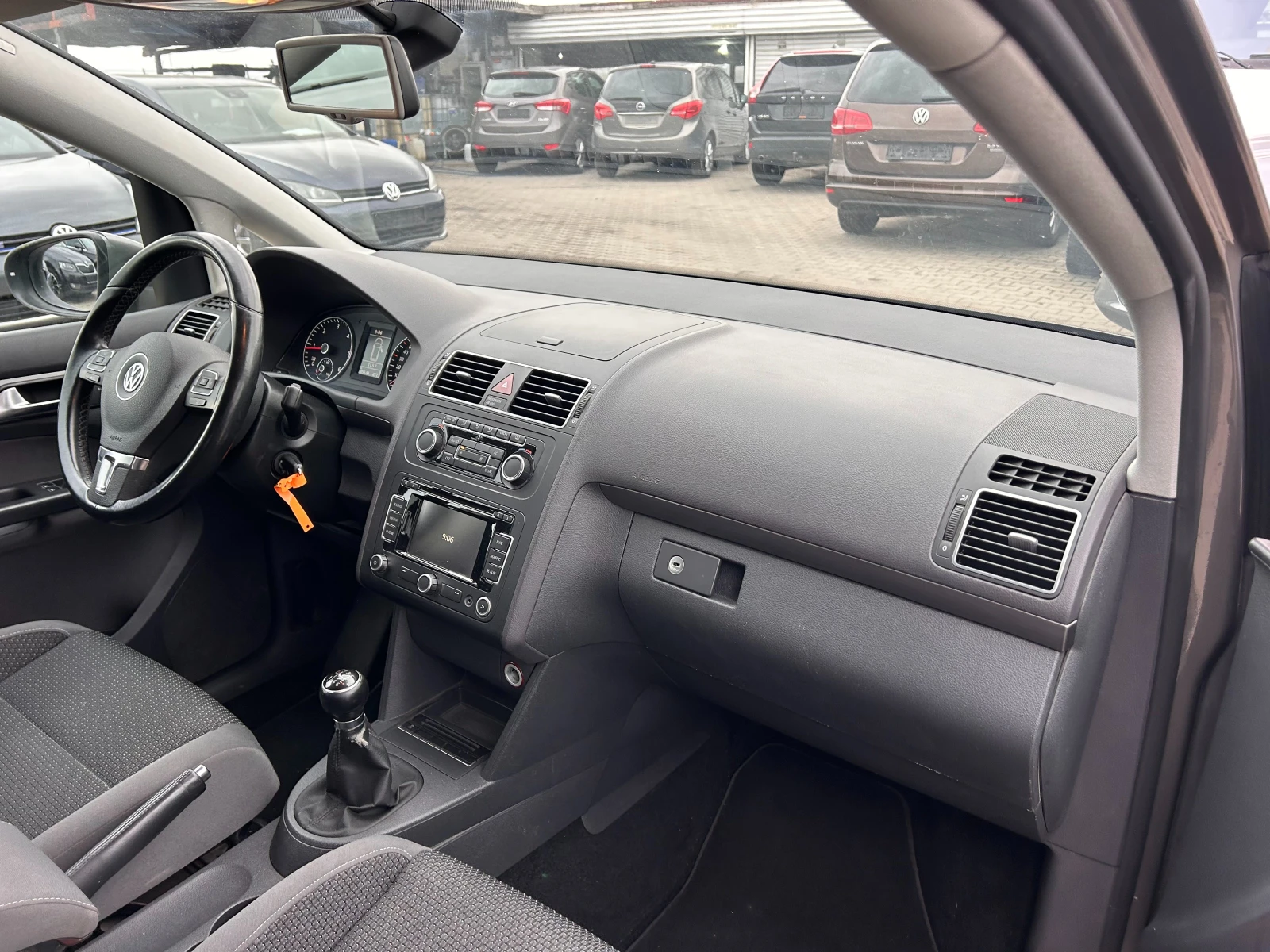 VW Touran 1.6TDI NAVI EURO 5 - изображение 9