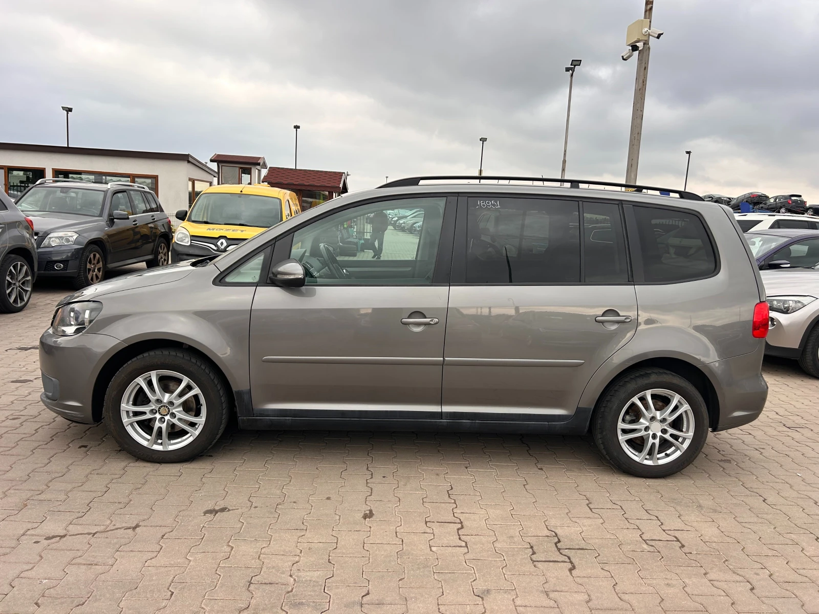 VW Touran 1.6TDI NAVI EURO 5 - изображение 8