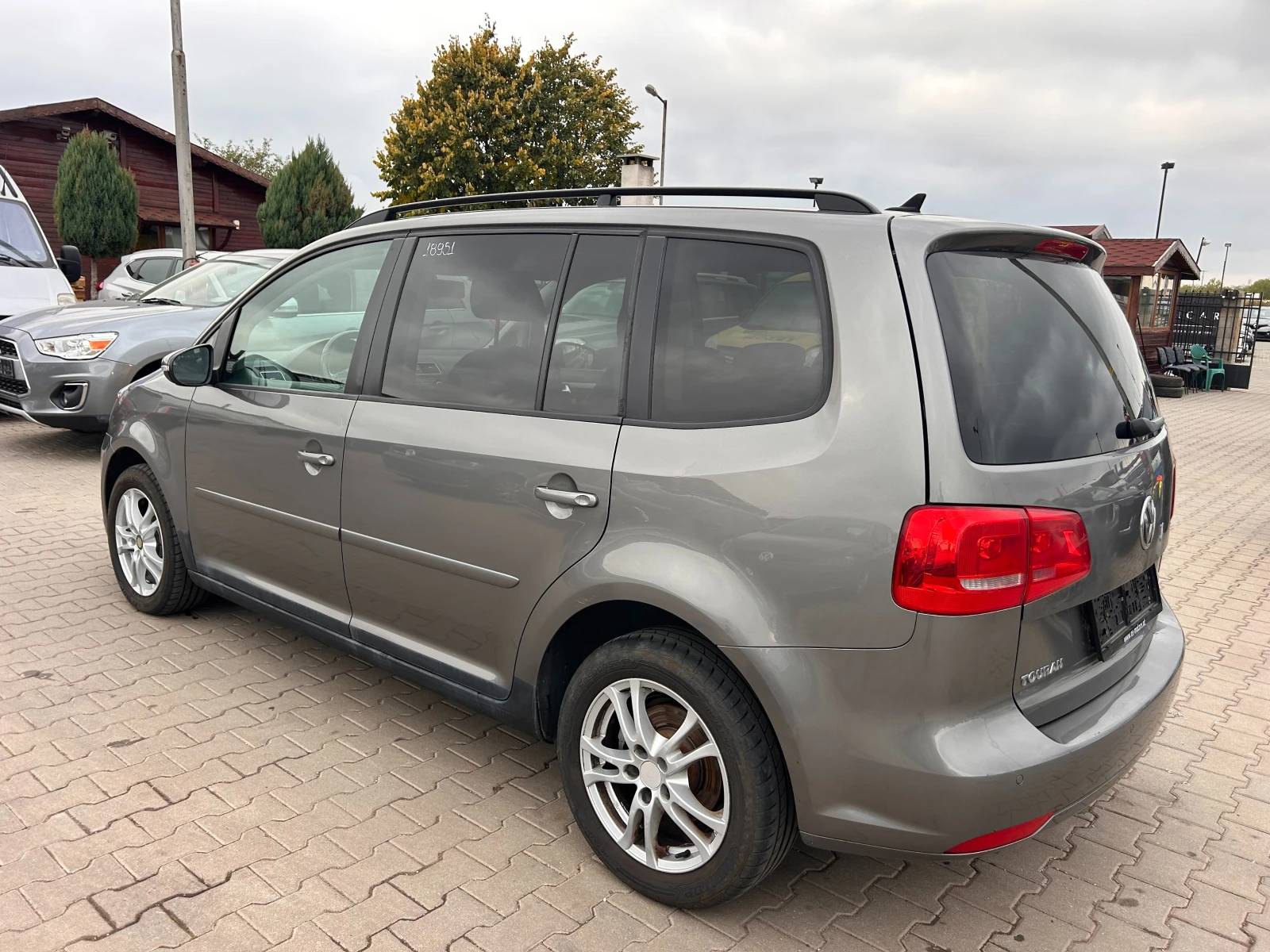 VW Touran 1.6TDI NAVI EURO 5 - изображение 7