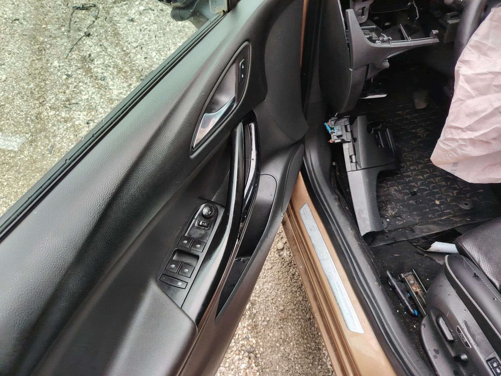 Opel Astra 1.6Т, снимка 16 - Автомобили и джипове - 53292128