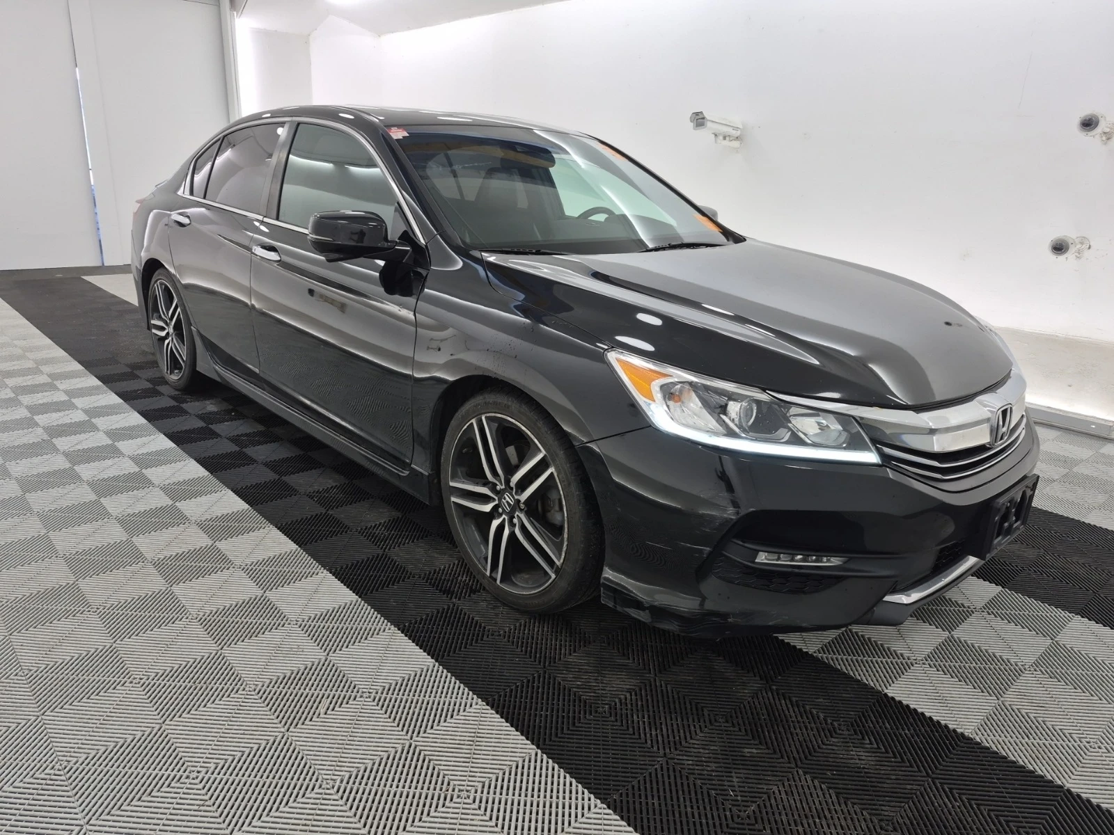 Honda Accord Sedan Sport 2.4 * Сервизна История * Авто Кредит *, снимка 2 - Автомобили и джипове - 53919187