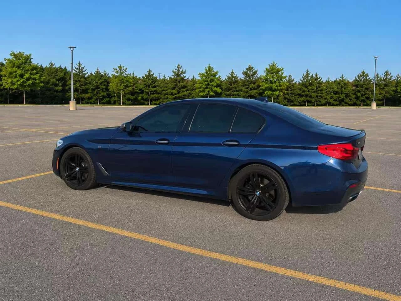 BMW 550 | DISTRONIC | HARMAN KARDON | HUD | , снимка 2 - Автомобили и джипове - 54758597